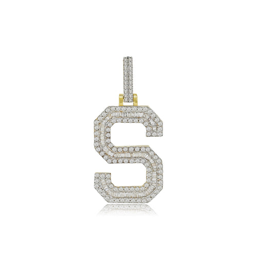 Sparkling Personalized Eleganc : 14K Gold Initial 'S' Baguette Pendant