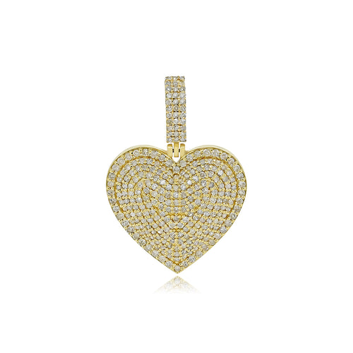 Golden Embrace: 14K Gold Heart-Shaped Pendant