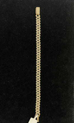 Urban Luxe: Elevate Your Style with the Regal Splendor of our 14K Cuban Link Bracelet