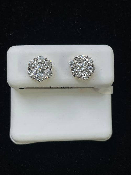 Radiant Elegance  14K Gold Round Stud Earrings with Natural Diamonds