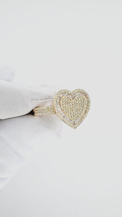 Cherished Charms: Modern 14K Gold Heart Fashion Ring for Timeless Beauty